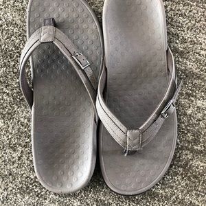 Vionic Sandles with Buckle Detail